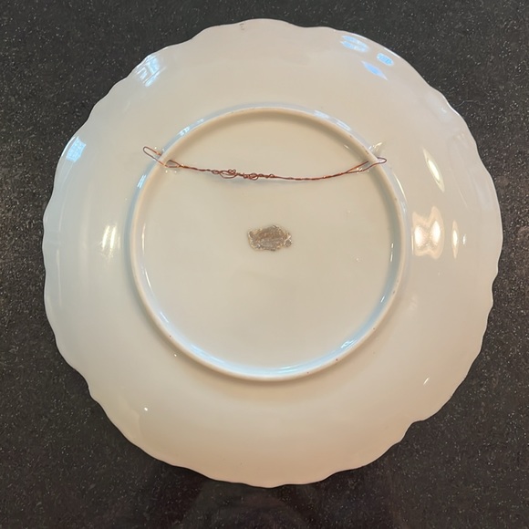 Lovely Signed Antique Plate - Pink Roses with Scalloped Edges & Trimmed in Gold - Picture 7 of 7